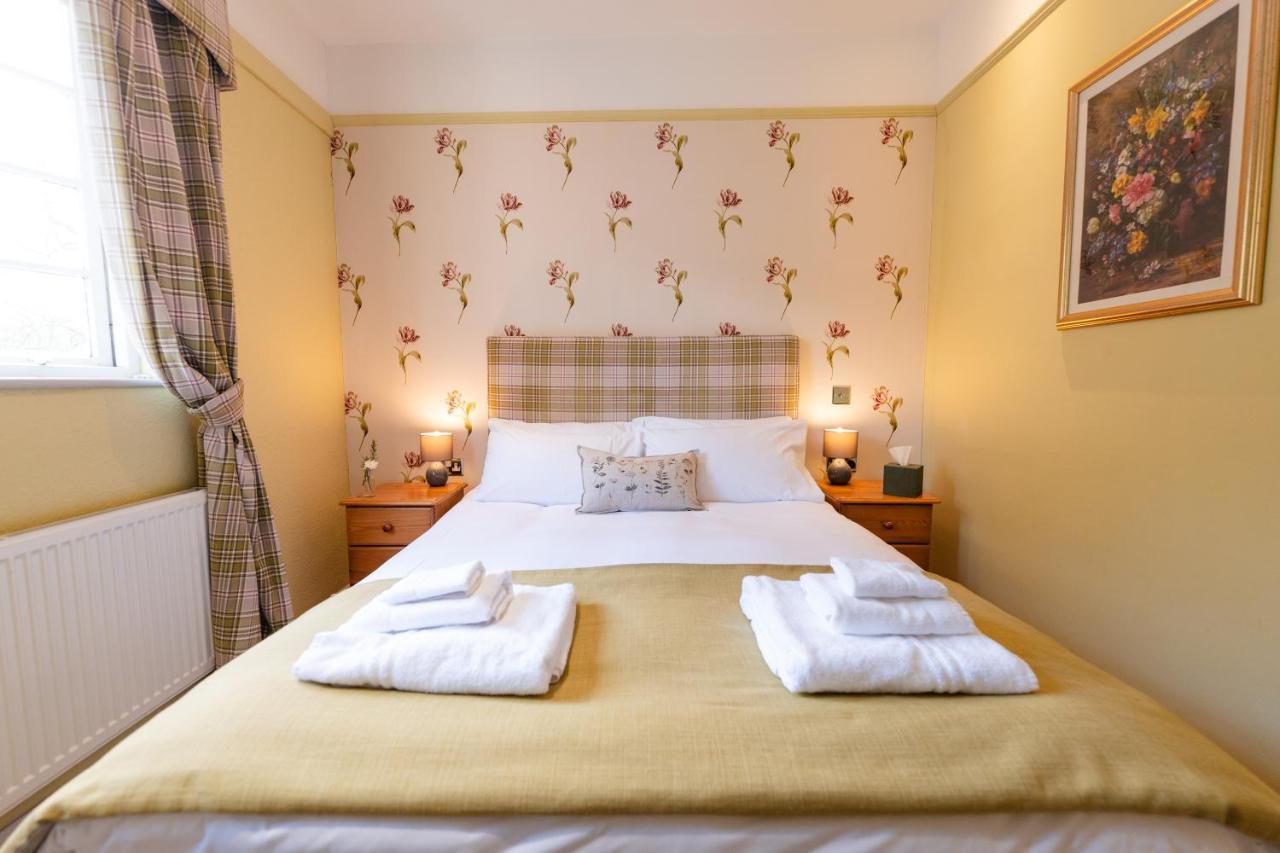 Fox And Hounds Llancarfan 4*
