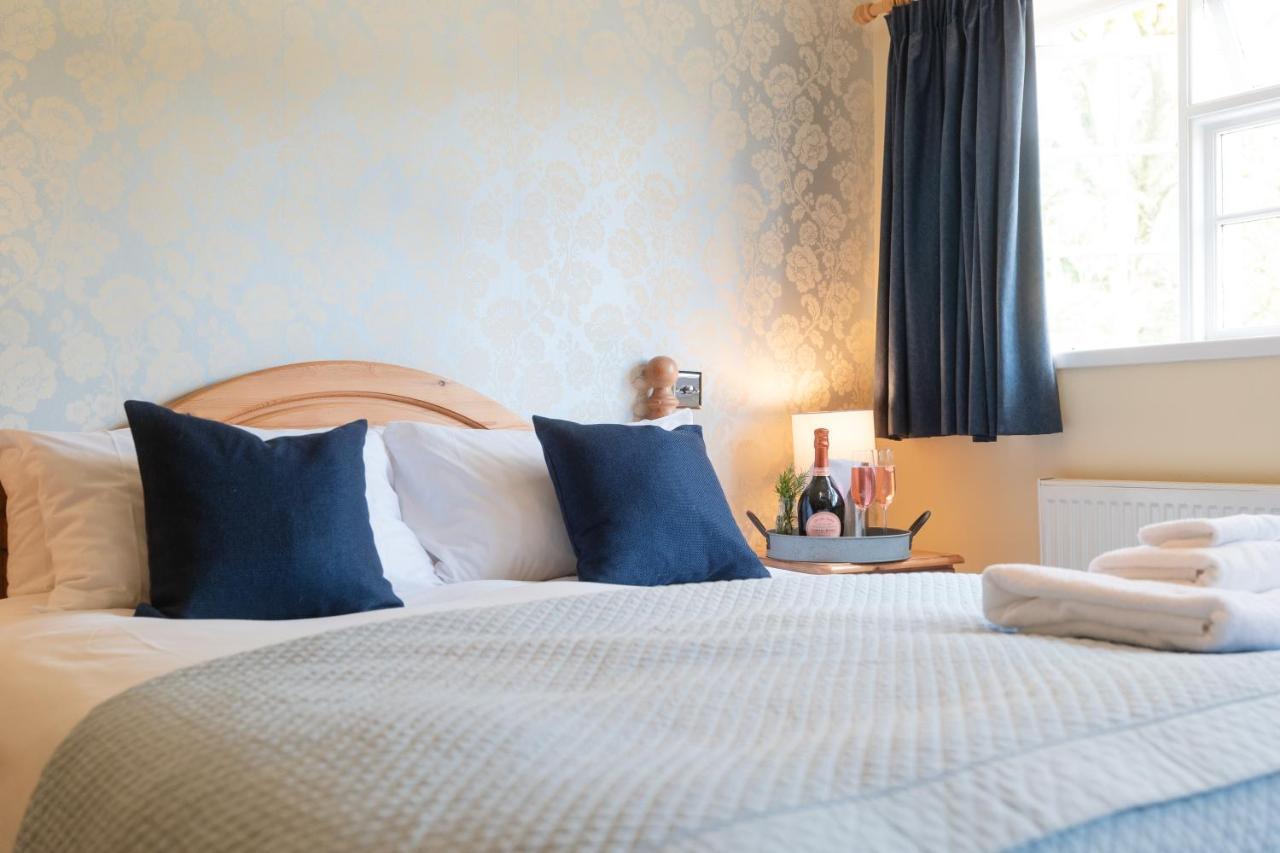 Inn Fox And Hounds Llancarfan