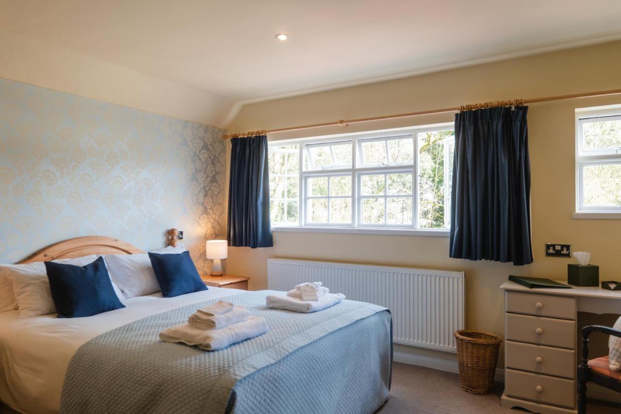 Fox And Hounds Llancarfan 4* Barry