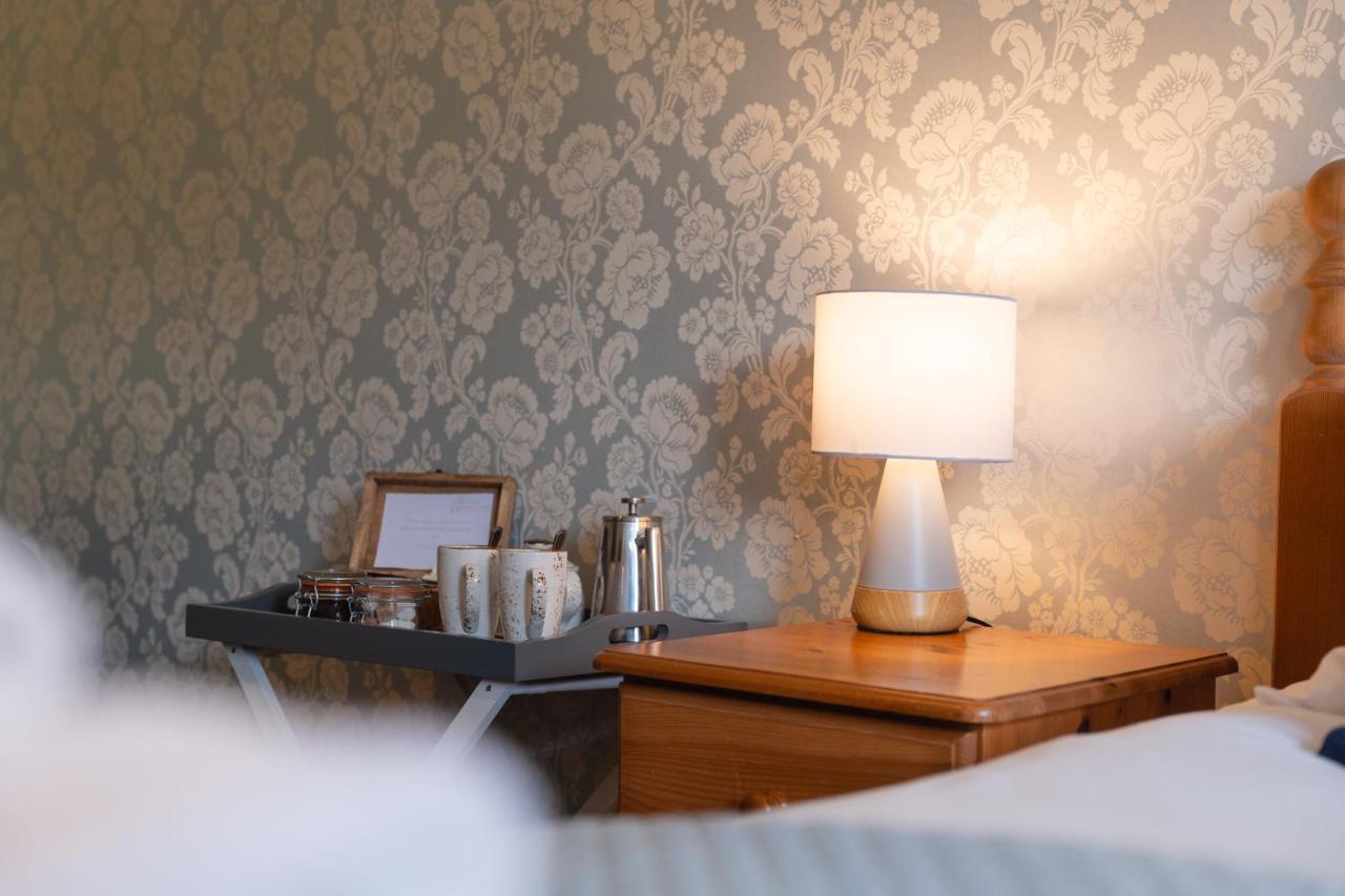 Inn Fox And Hounds Llancarfan 4*