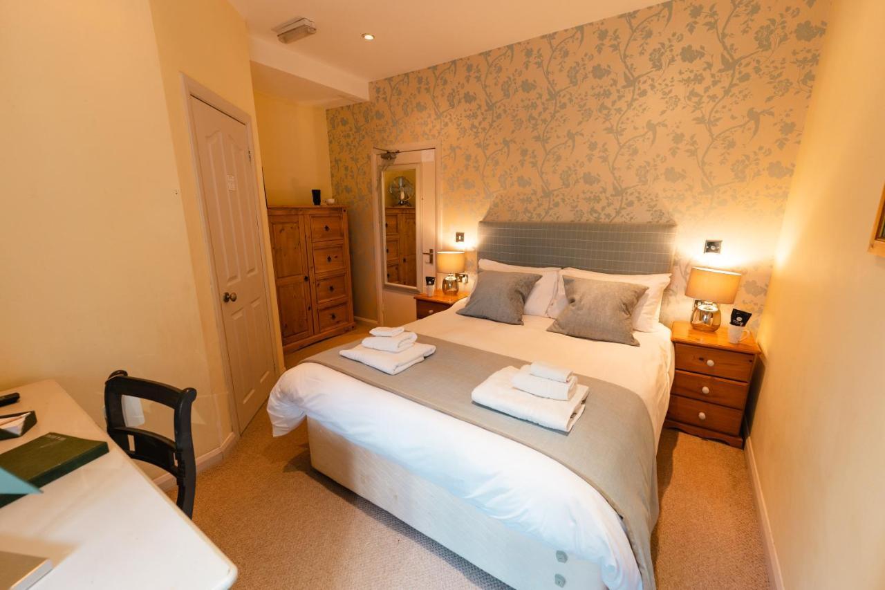 Inn Fox And Hounds Llancarfan Barry