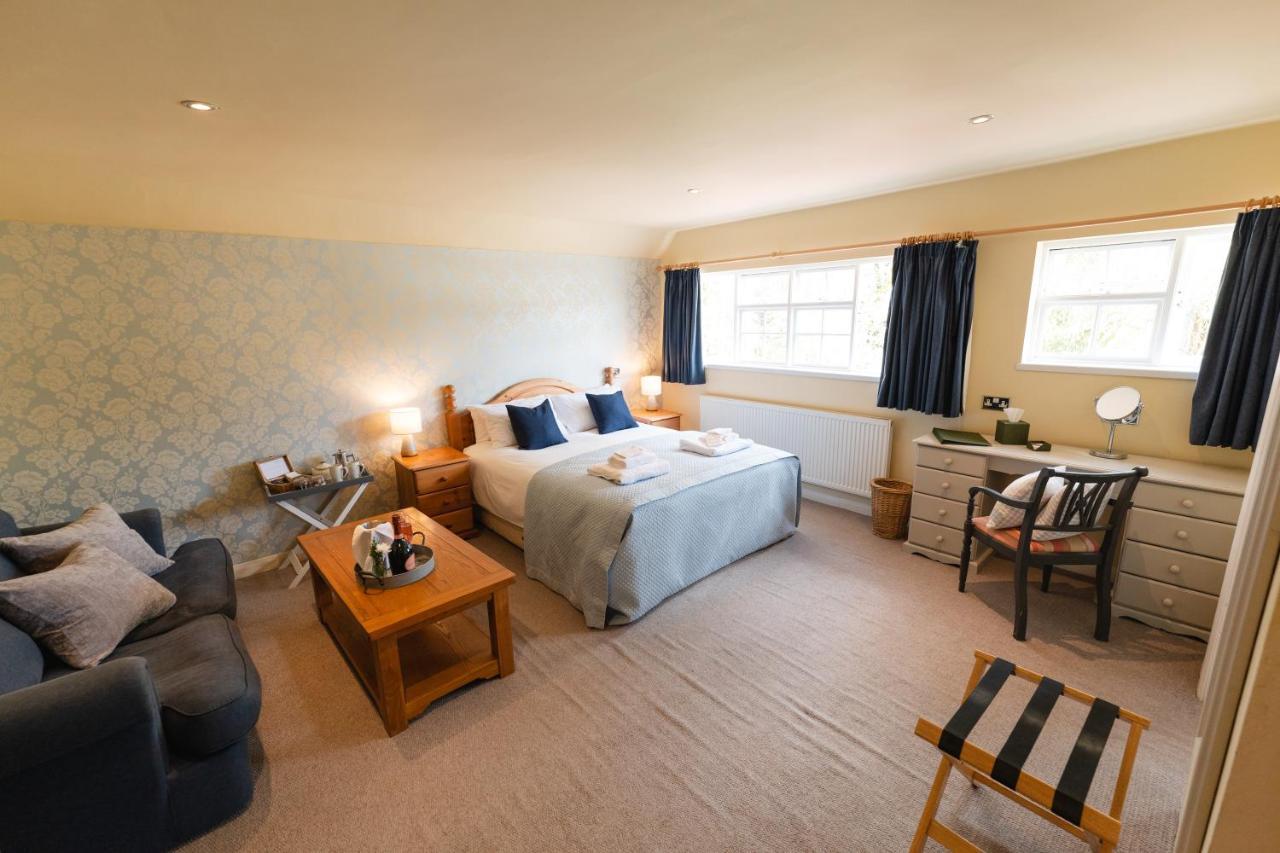 Inn Fox And Hounds Llancarfan Barry